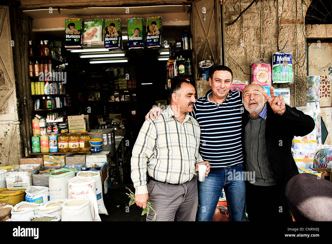 Drei Generationen von palästinensischen Ladenbesitzer in Ost-Jerusalem Stockfoto