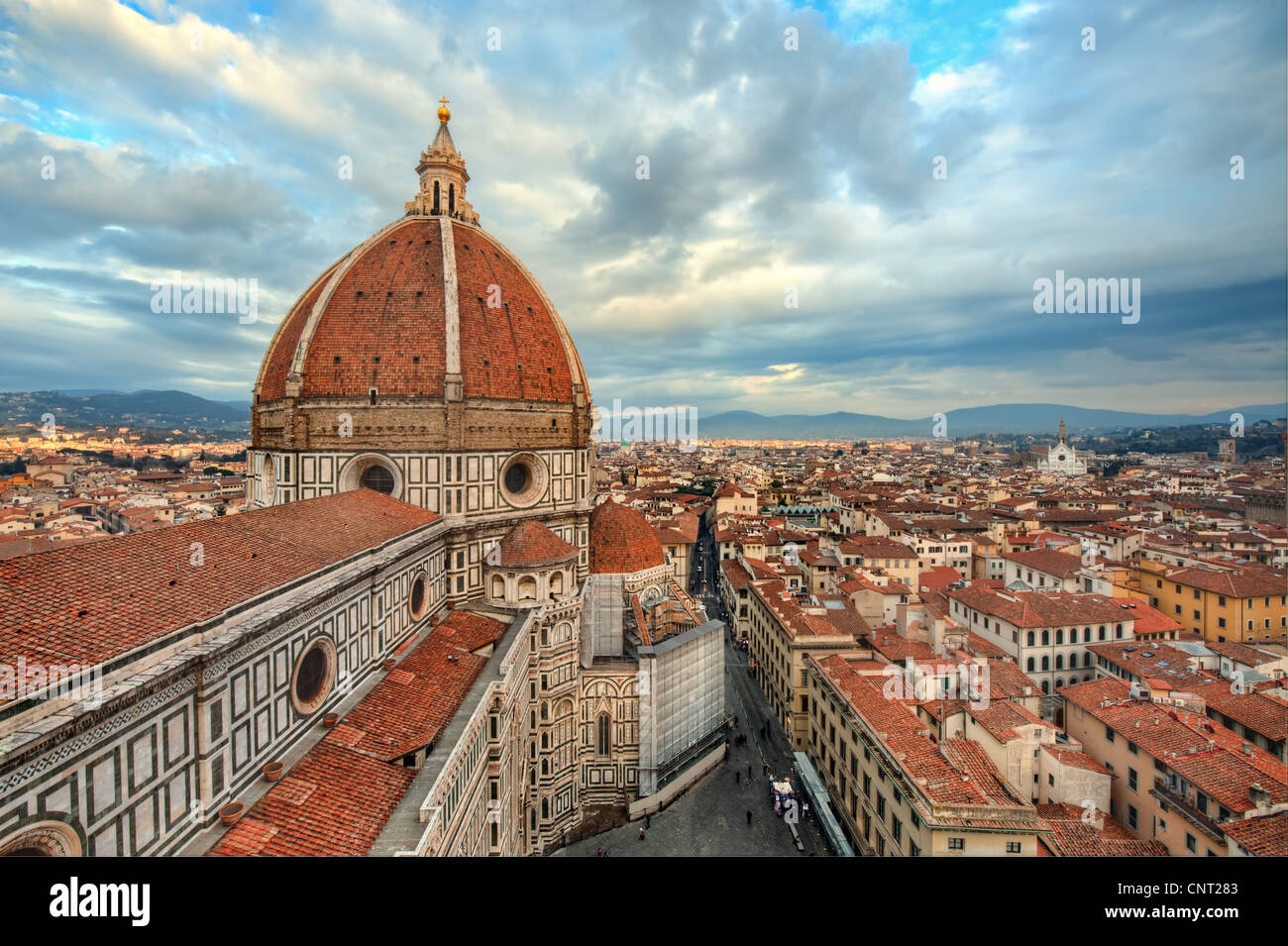 Abend-Blick auf die Kuppel der Santa Maria della Fiore in Florenz, Italien Stockfoto