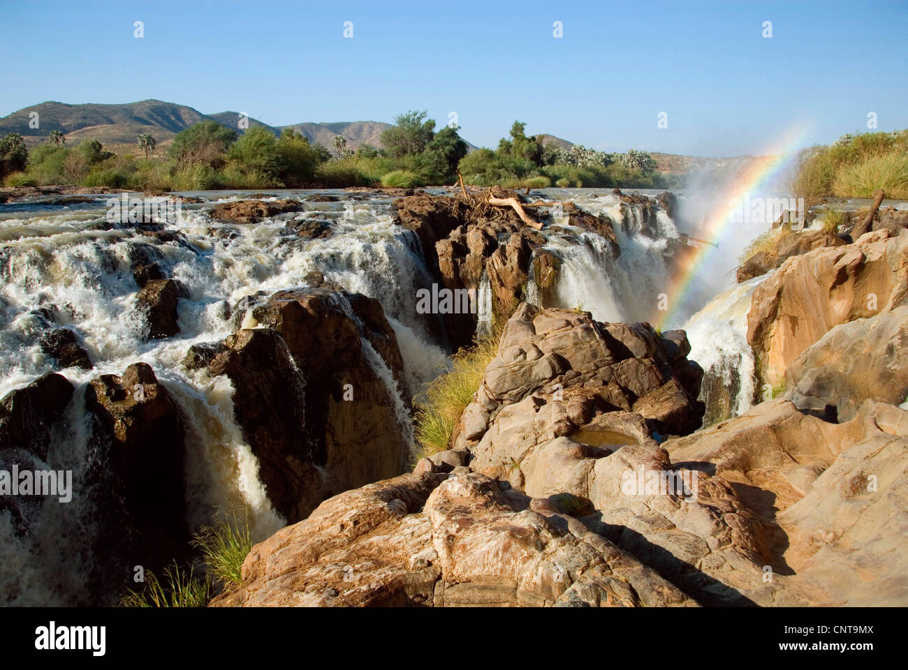 Eupupa Wasserfall am Fluss Kunene, Angola, Namibia, Kaokoveld anzeigen Stockfoto