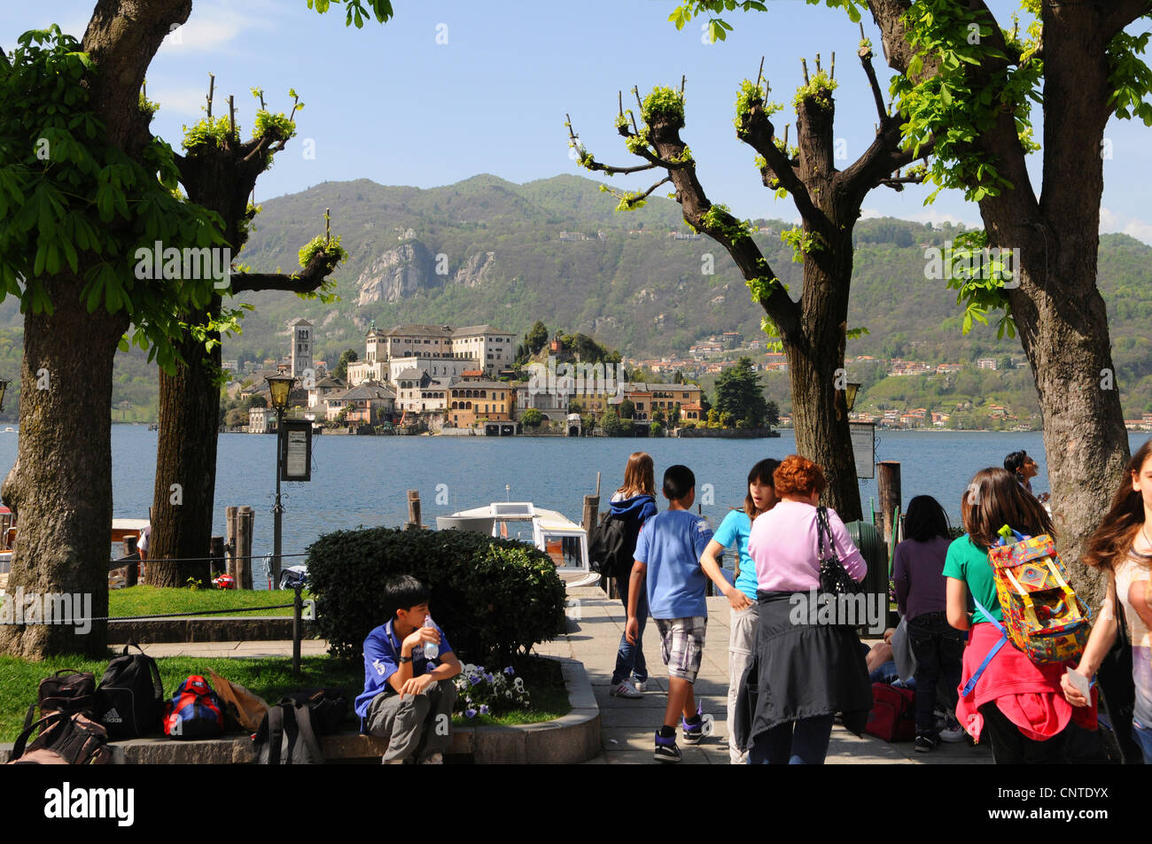 Kinder-Schulausflug auf den Lago d ' Orta-Italien Stockfoto