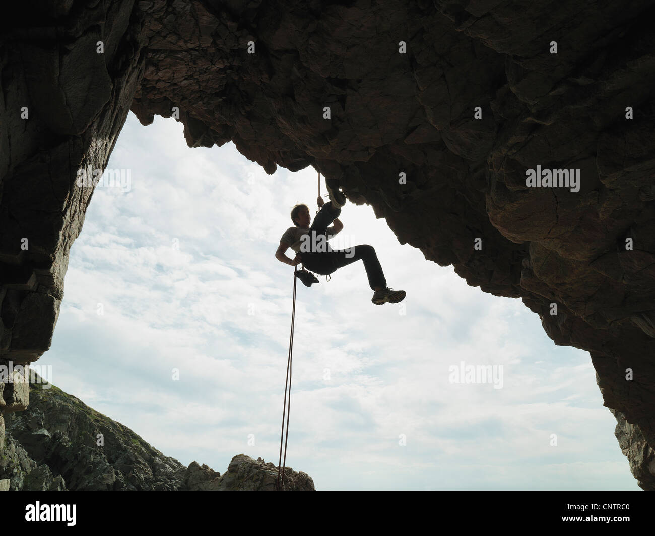 Kletterer, die Felswand Abseilen Stockfoto