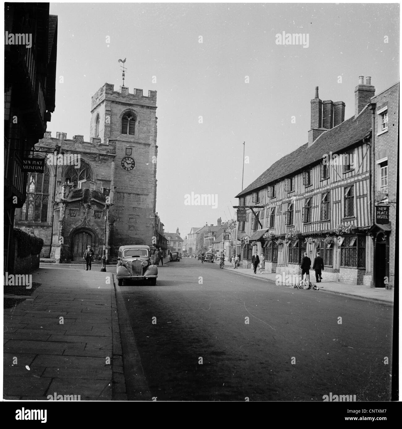 Historische Aufnahme aus den 1950er Jahren von der Stadt von Stratford-upon-Avon, dem Geburtsort des englischen Dramatikers William Shakespeare. Stockfoto