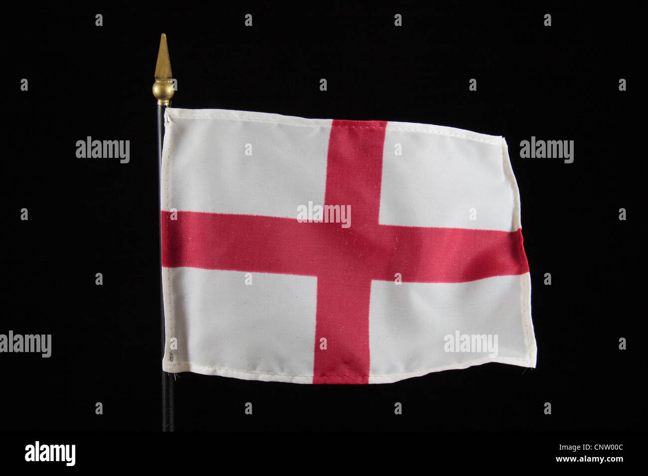 Die Nationalflagge von England auf einem schwarzen Hintergrund. Stockfoto