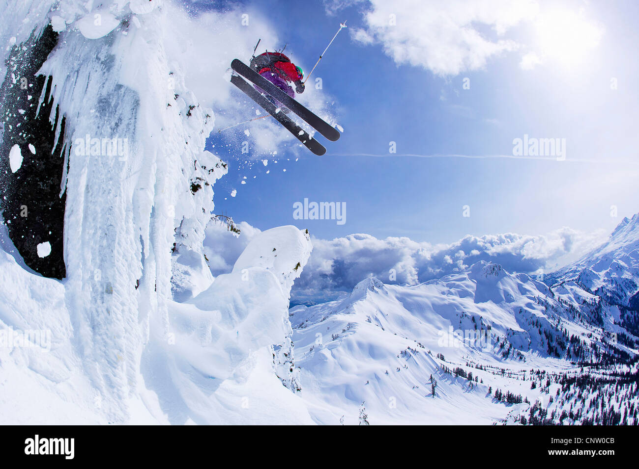 Ski springen verschneiten Hang Stockfoto