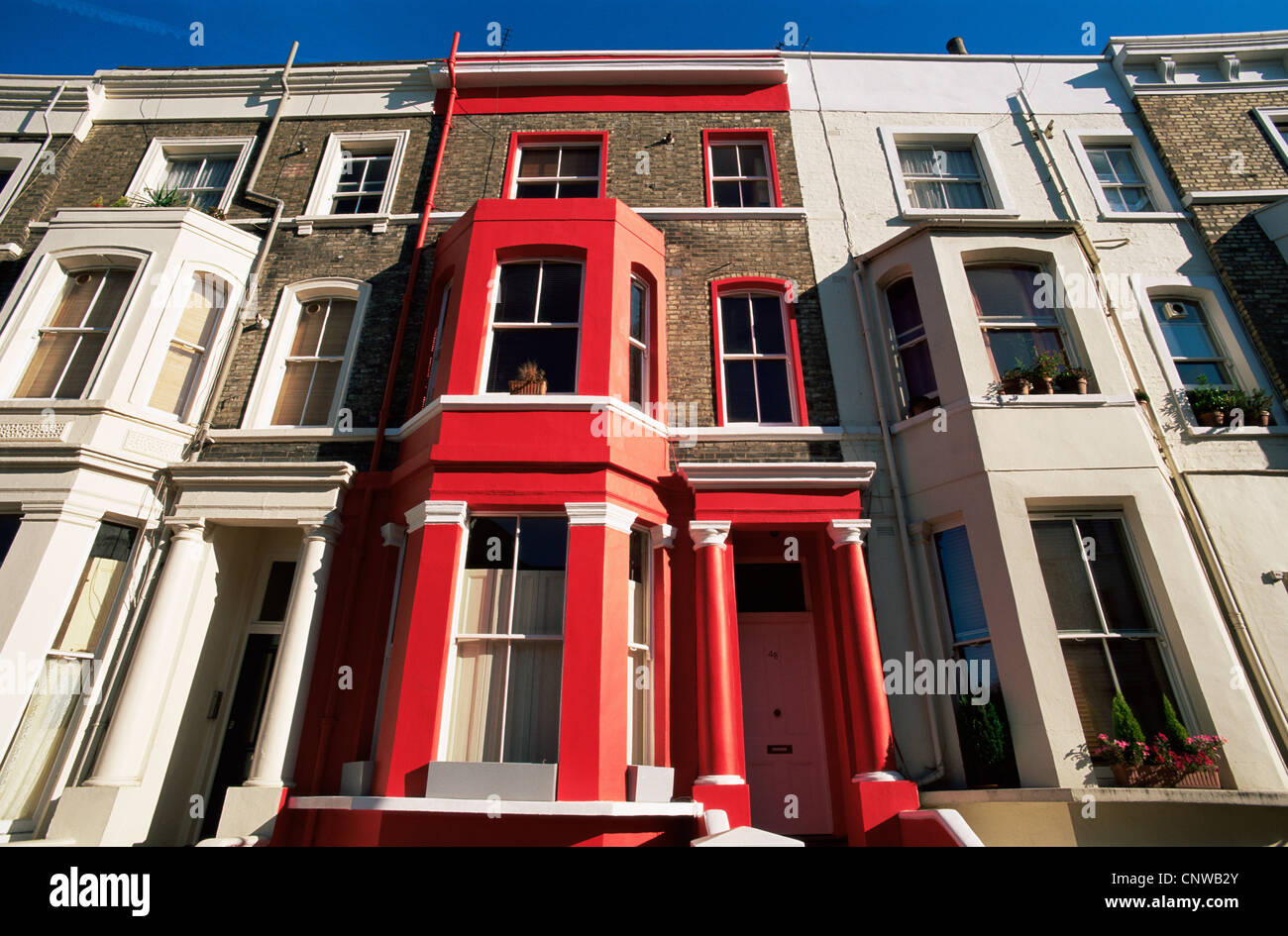 England, London, Notting Hill, bunten Häusern in Lancaster Road Stockfoto