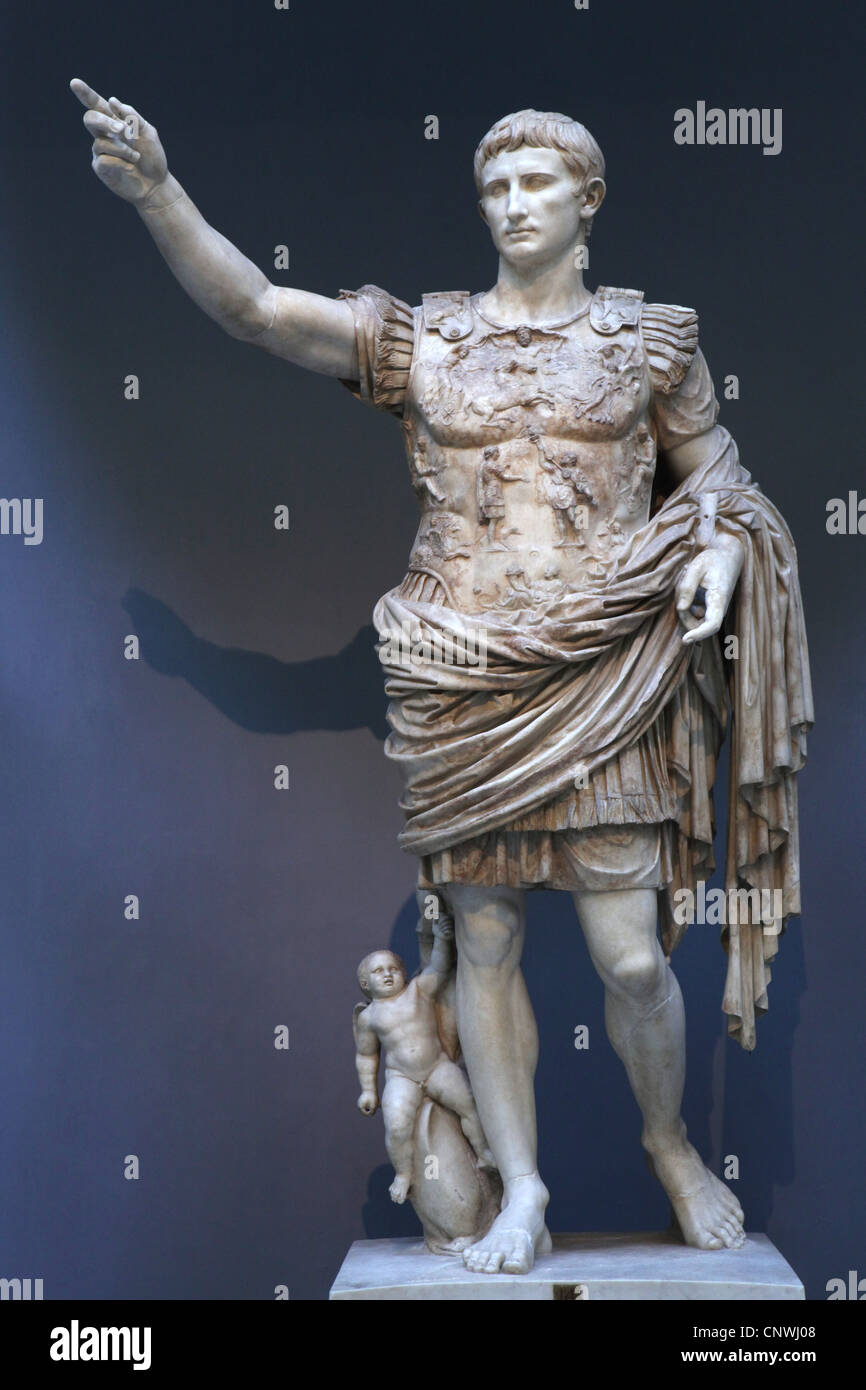 Augustus von Prima Porta (Augusto di Prima Porta) auf dem Display in das Museo Chiaramonti (Braccio Nuovo) in den Vatikanischen Museen in Rom, Italien. Stockfoto