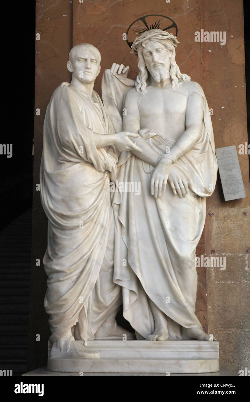 Ecce Homo. Marmor Statue neben der Scala Sancta im Lateran Palast in Rom, Italien. Stockfoto