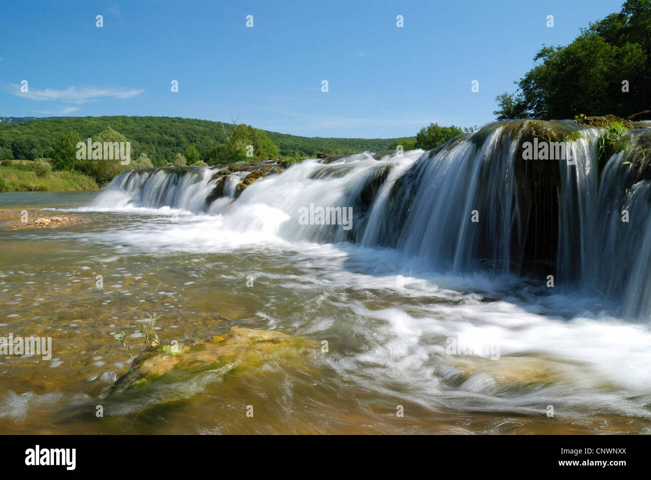 Wasserfall Fluss Loue, Frankreich, Franche-Comte, Jura, Port Lesney Stockfoto