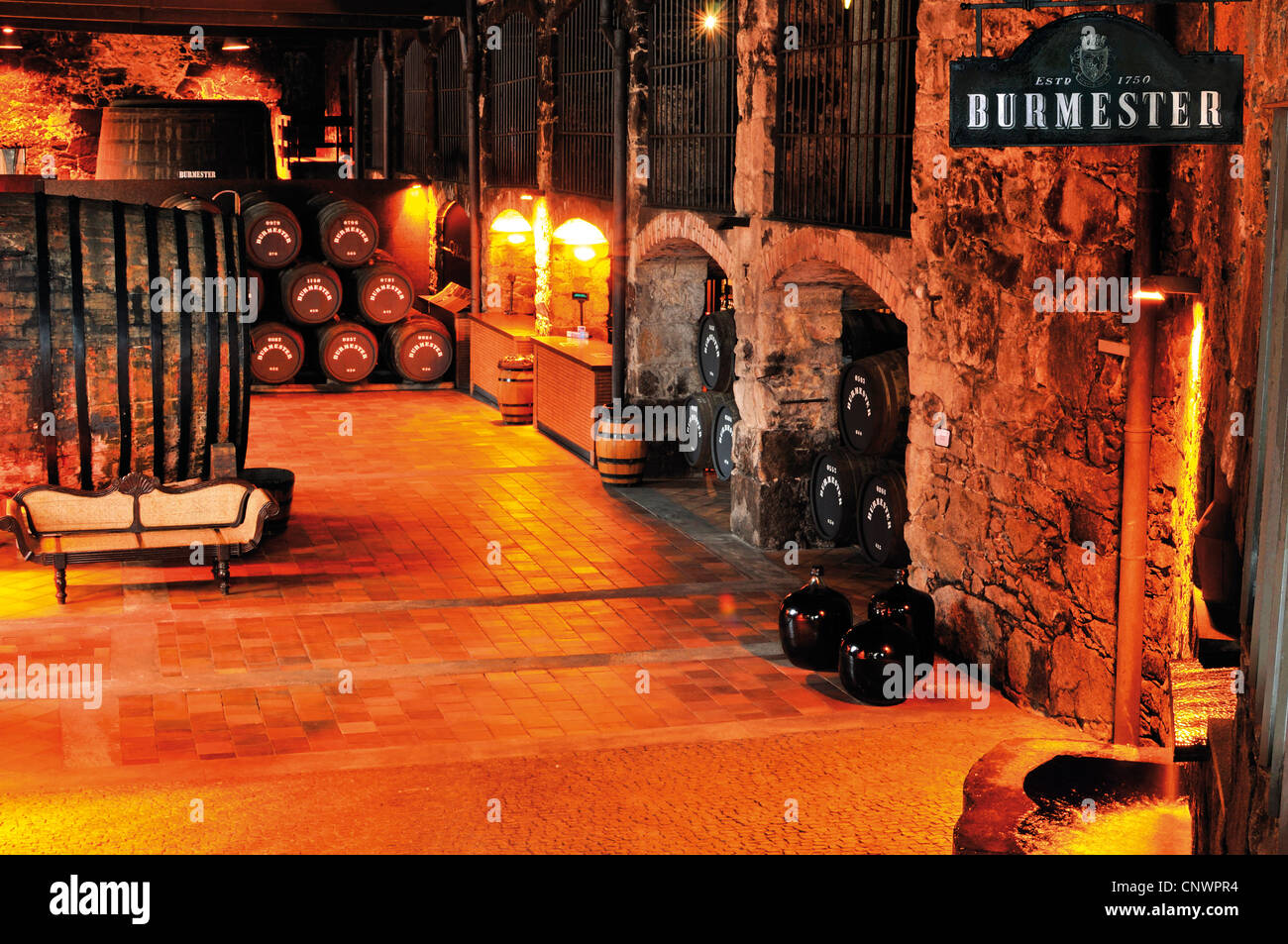 Portugal: Traditionelle Portwein Produzent und Weinkeller "Burmester" in Vila Nova De Gaia in Porto Stockfoto
