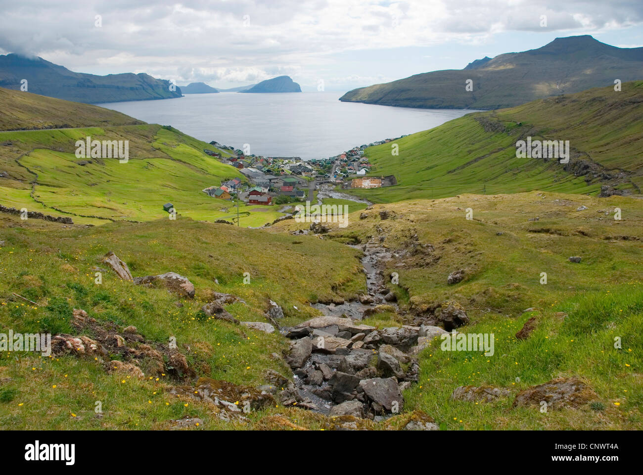 Landschaft auf den Färöer Inseln, Kvivik und Vagar Island, Dänemark, Färöer Inseln, Streymoy, Streymoy anzeigen Stockfoto
