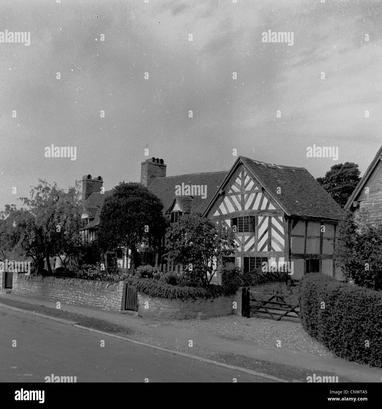 Historisches Bild von der 1950er Jahre, zeigt Wilmcote, bekannt als der Geburtsort von William Shakespeare. Stockfoto