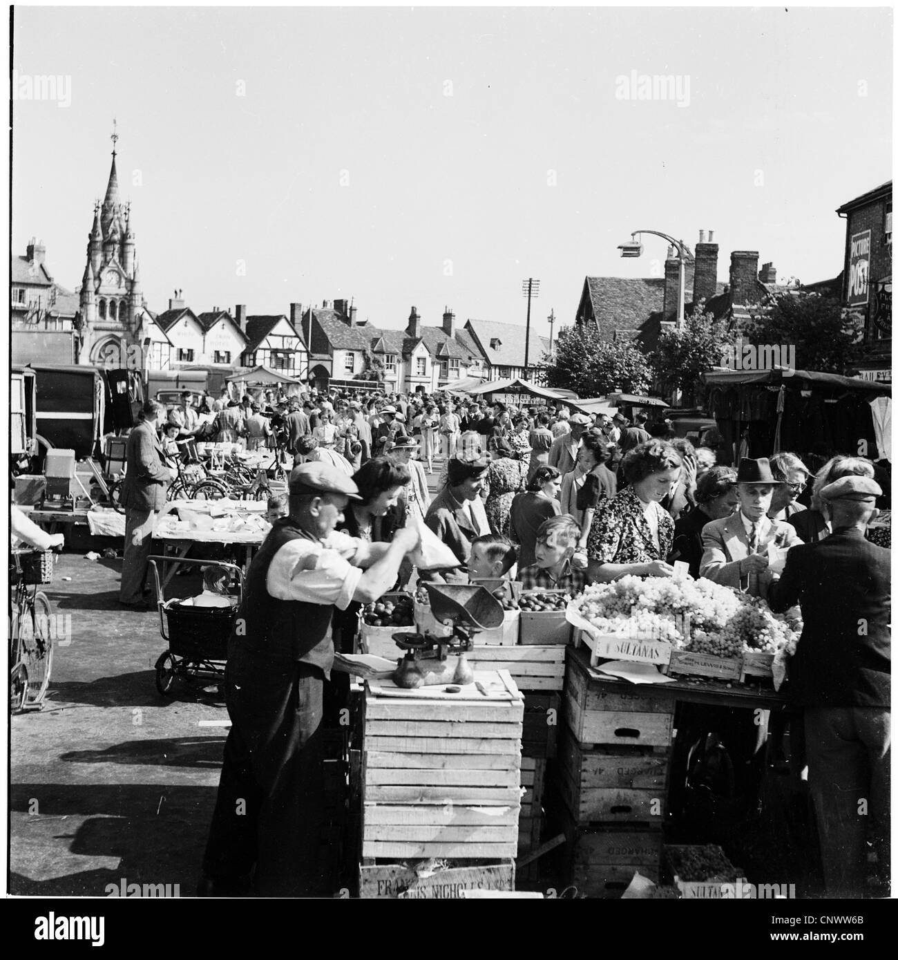 Geschichtsbild der 1950er Jahre zeigen einen Markt in der Stadt Stratford, Geburtsort von William Shakespeare. Stockfoto