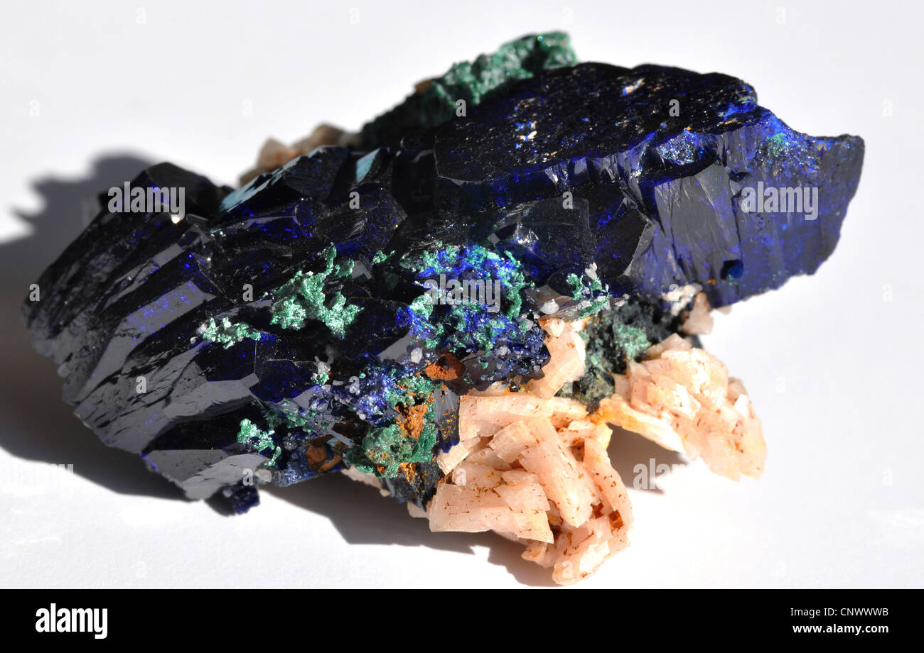 Kristalle von Azurit mit Malachit und Dolomit Stockfoto