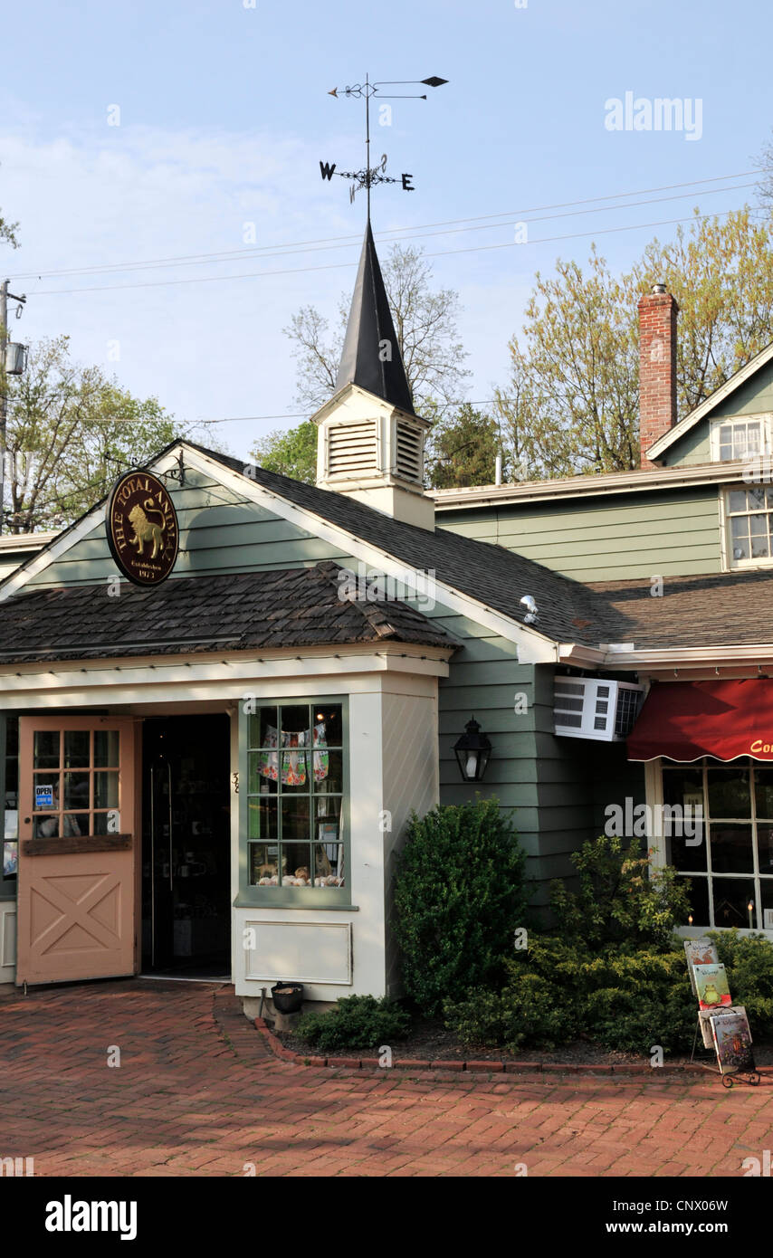 Alte hölzerne Store Gebäude 'Tier', Village Entertainment Center Der Pedlar, Lahaska, Bucks County, Pennsylvania, USA Stockfoto