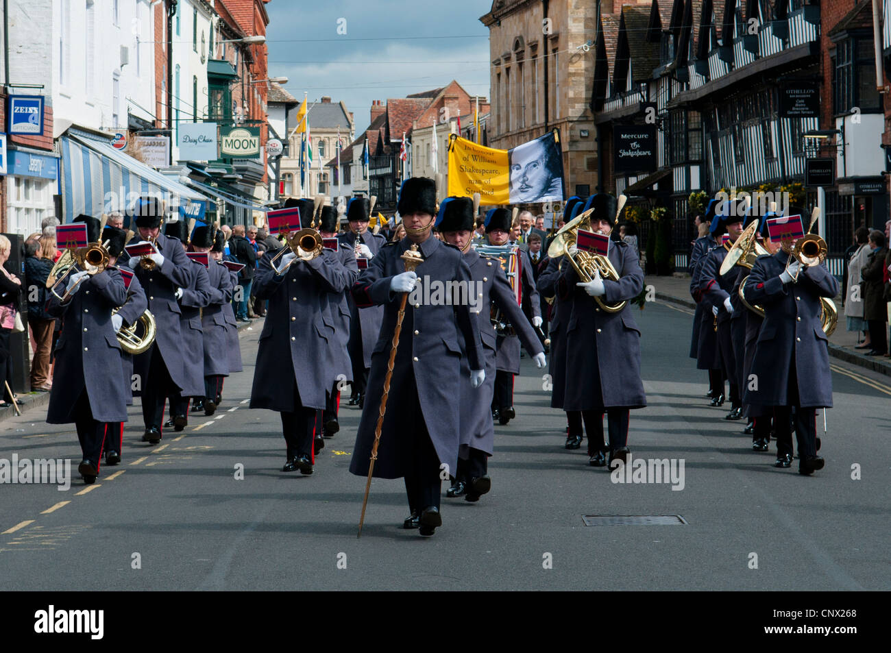 Die Band des Korps der königlichen Ingenieure bei William Shakespeare Geburtstagsfeiern Chapel Street Stockfoto