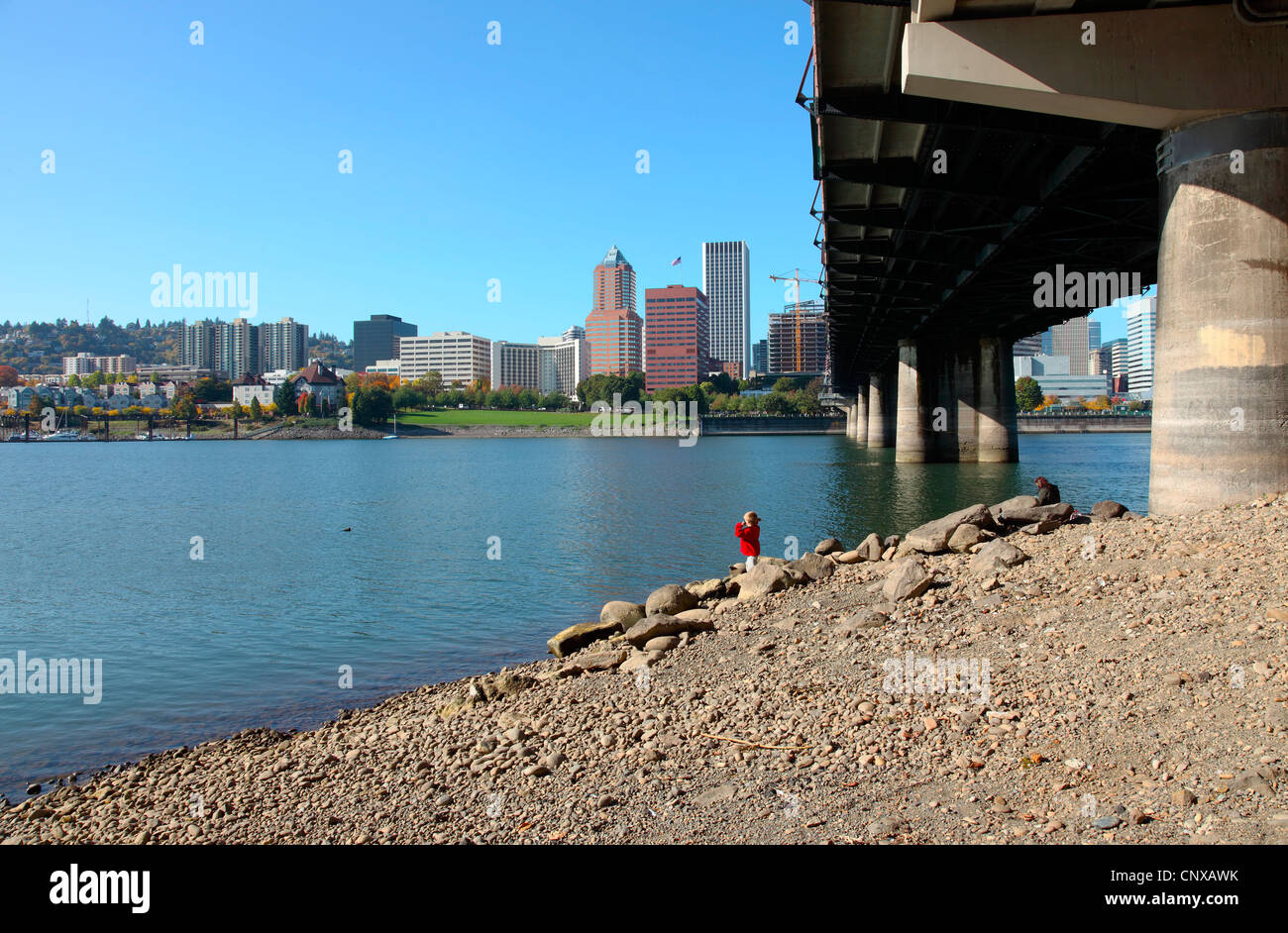 Portland Oregon Skyline und die Hawthorne-Brücke. Stockfoto