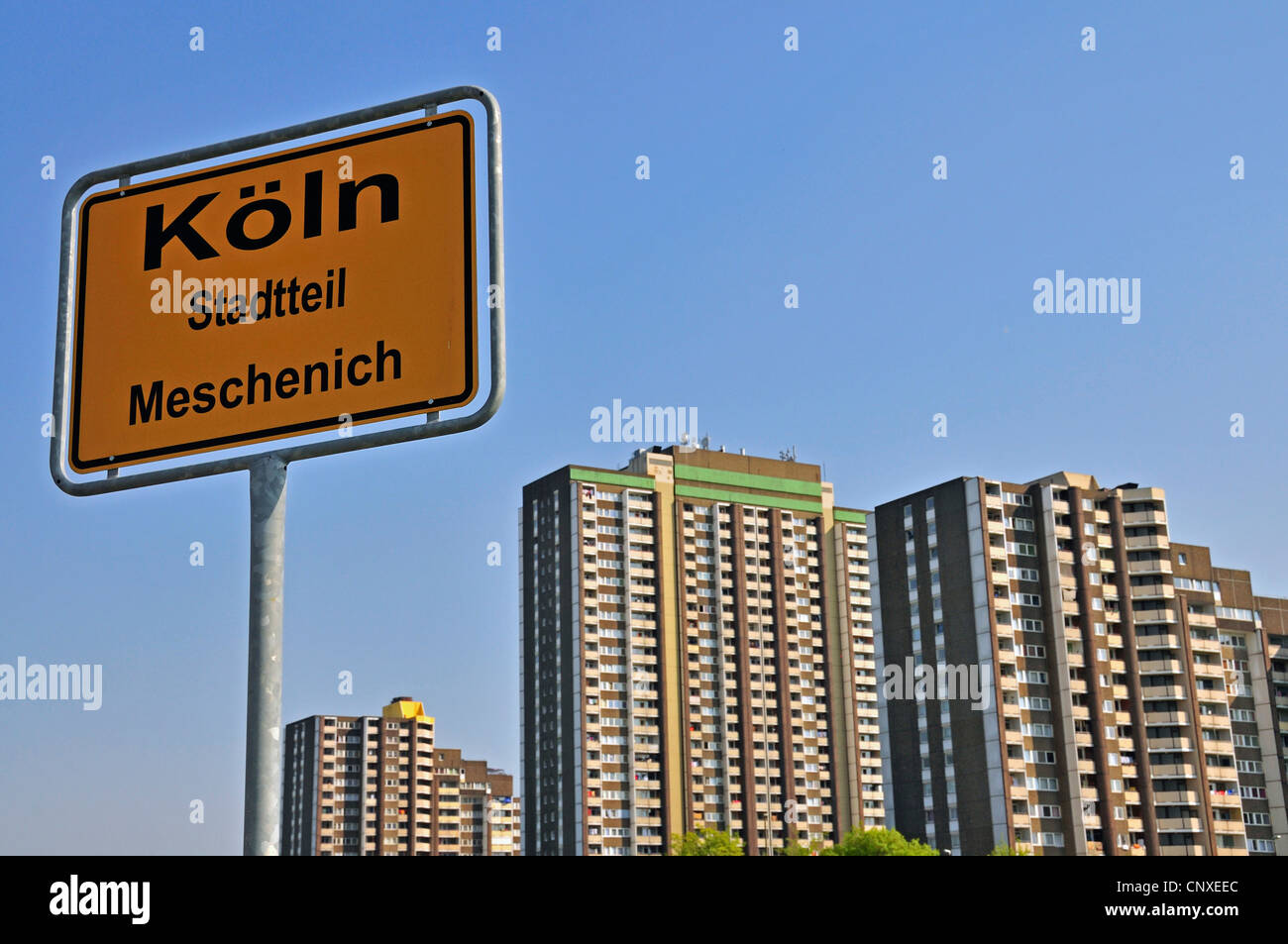 Gateway Zeichen und Satelliten-Stadt "Auf Dem Koelnberg", Deutschland, Nordrhein-Westfalen, Köln Stockfoto