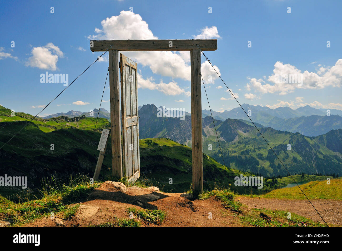 Teil des Projekts "Öffnen Sie die Tür in eine andere Welt", Porta Alpinae am Nebelhorn, Deutschland, Bayern, Allgäu, Allgäuer Alpen Stockfoto