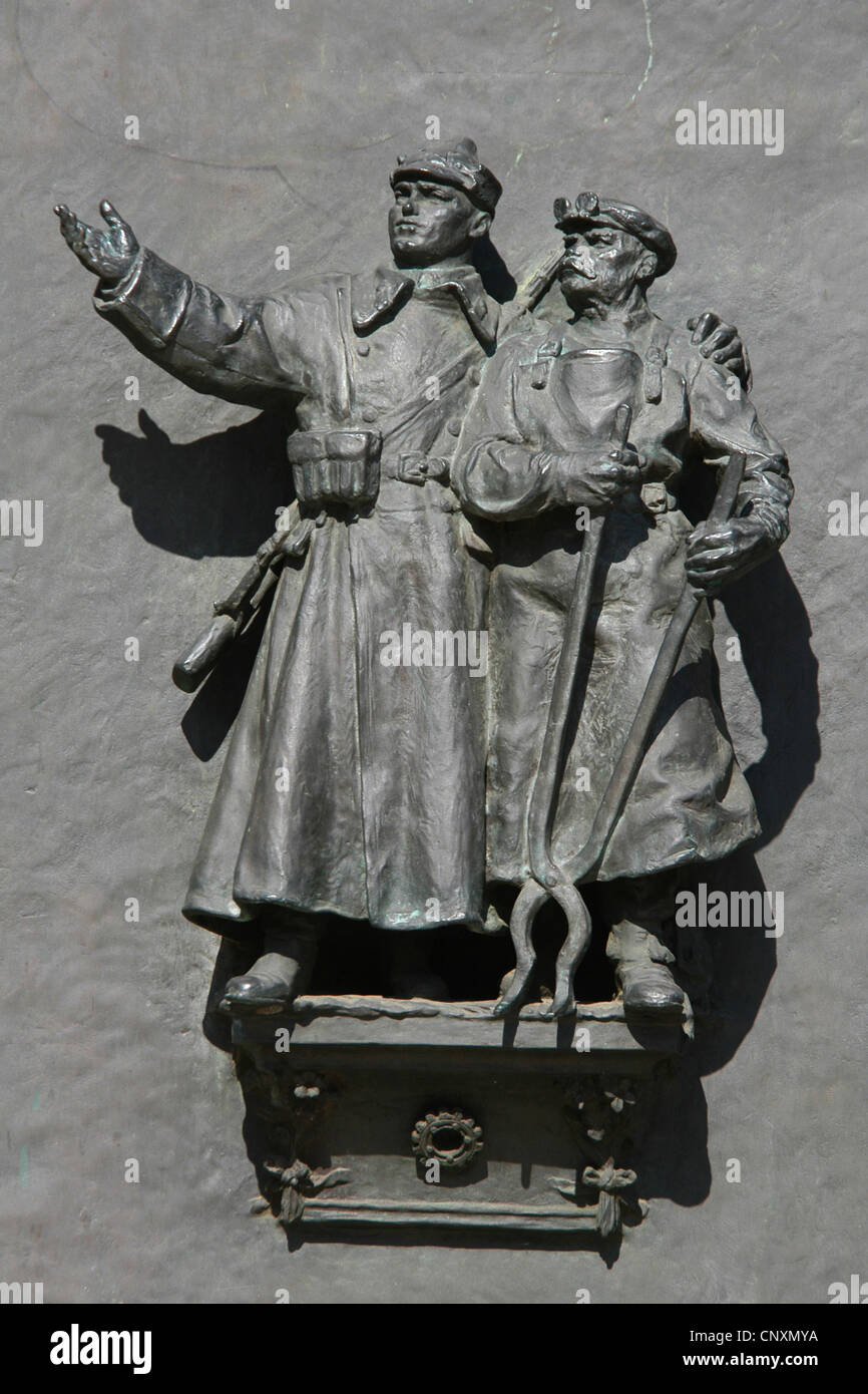 Detail der Bronze Tor der Roten Armee Halle in das Nationaldenkmal in Vitkov in Prag, Tschechien. Stockfoto