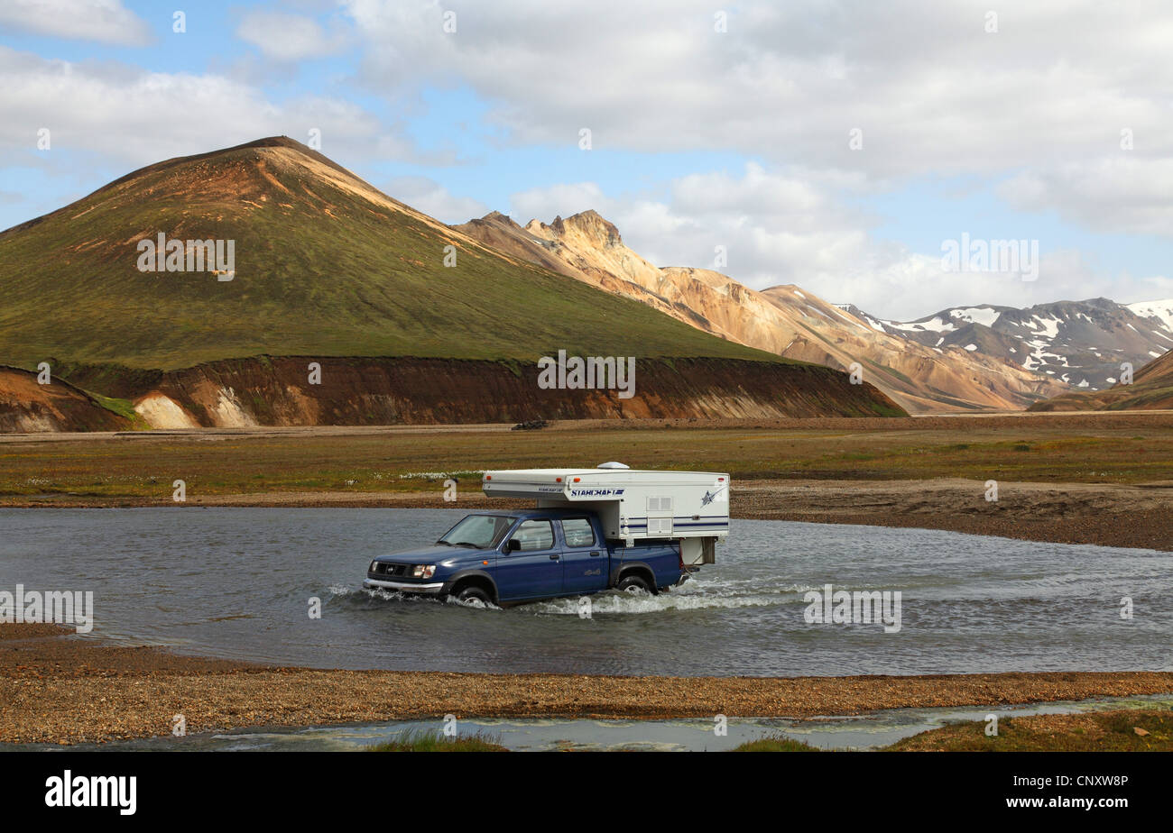 einzusteigen, überqueren eine Furt, Island, Landmannalaujar Stockfoto