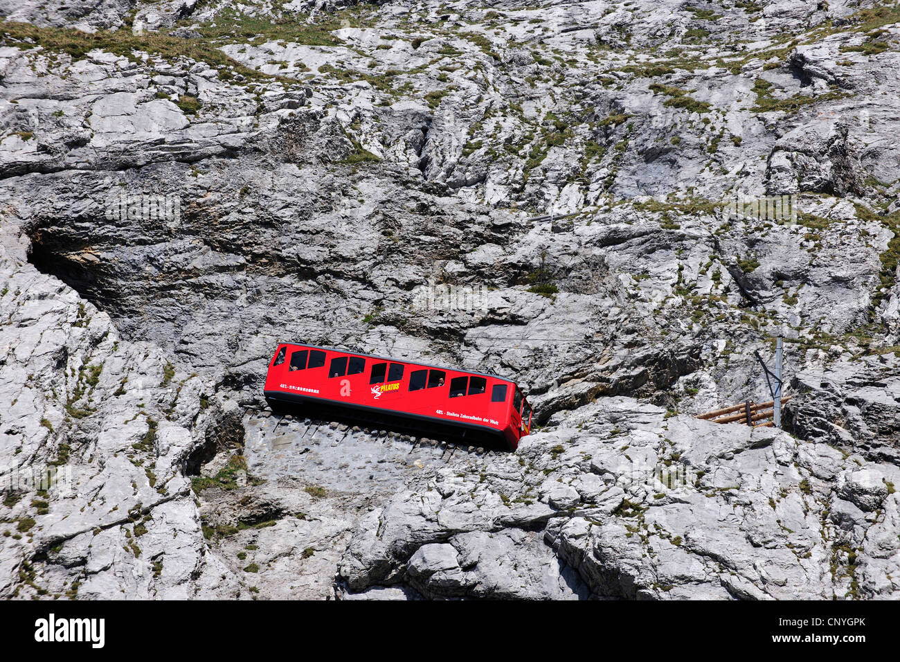 die weltweit steilste Zahnradbahn Eisenbahn an Pilatus Berg, der