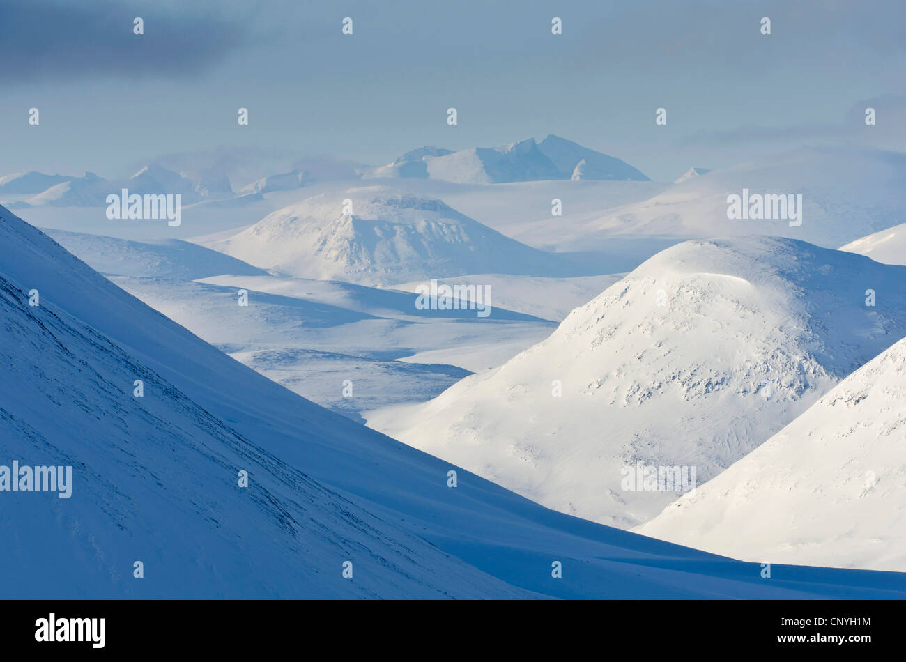 schneebedeckte Berge des Kebnekaise fiel, Norrbotten, Lappland, Schweden Stockfoto