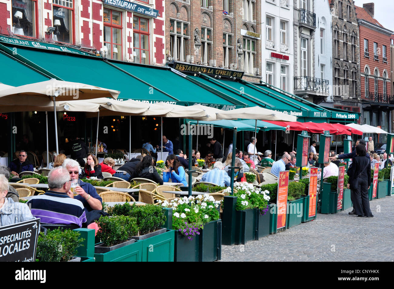 Belgien - Brügge - Marktplatz - bunten Restaurant das Leben Stockfoto