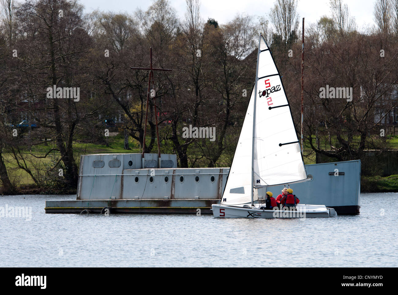 Segeln auf Powells Pool, Sutton Park, West Midlands, England, UK Stockfoto