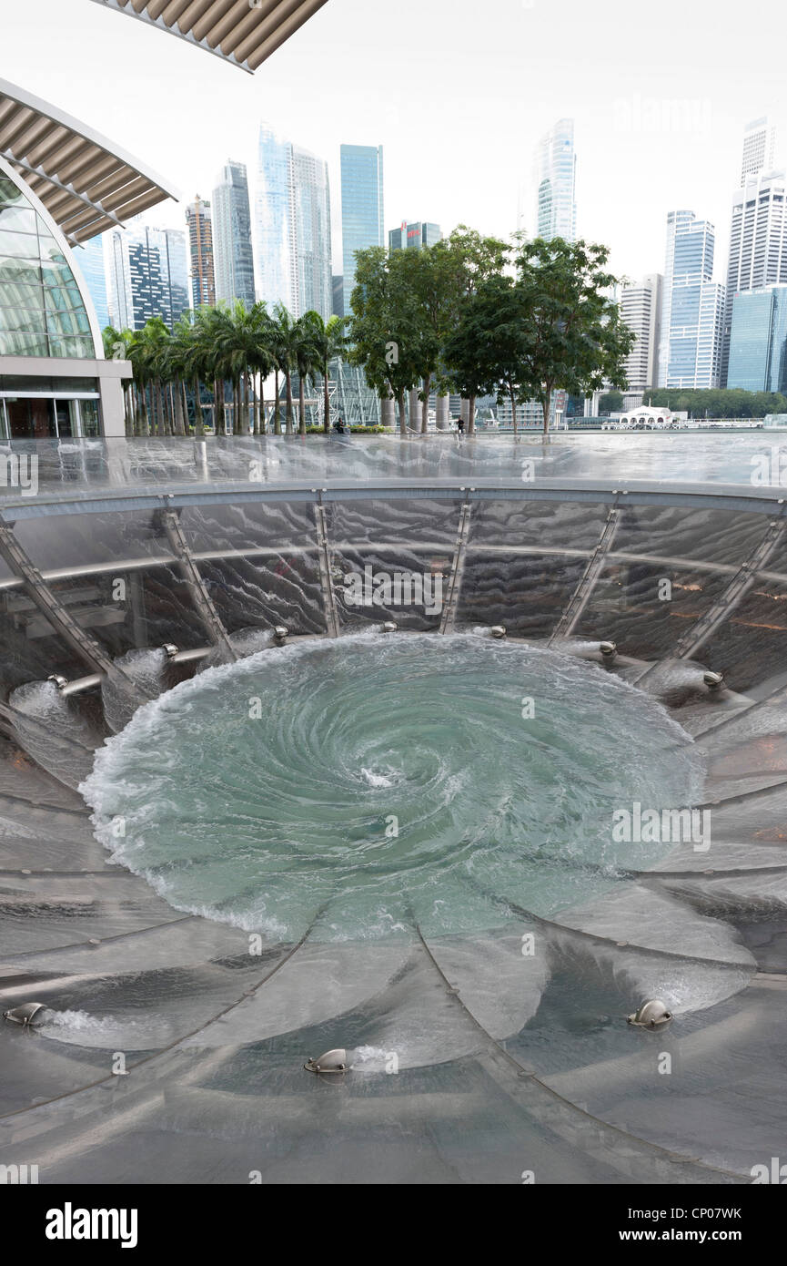 Oberseite des Ned Kahn entworfen "Oculus Acryl Vortex" Wasserspiel Marina Bay Sands shopping Komplex Singapur Malaysia Stockfoto