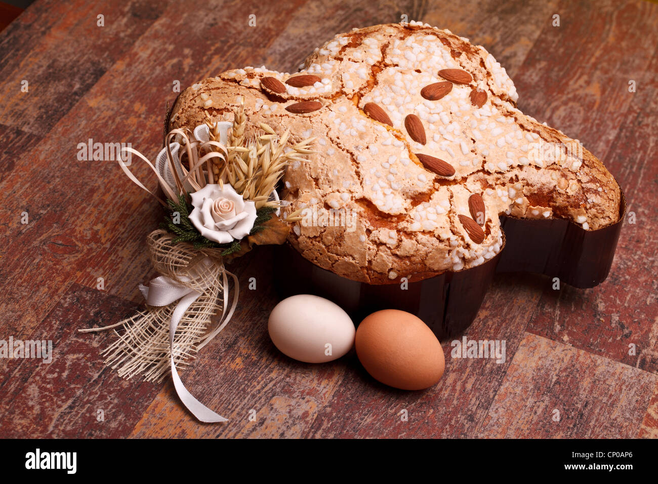 Italienischen Colomba Ostern Dessert Stockfoto