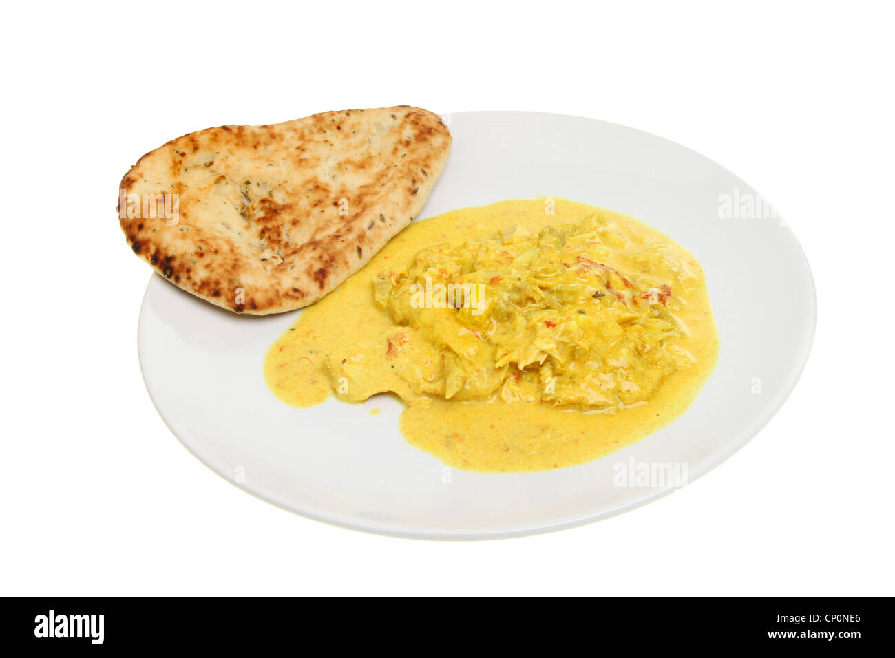 Chickencurry und Naan Brot auf einem Teller isoliert gegen weiß Stockfoto