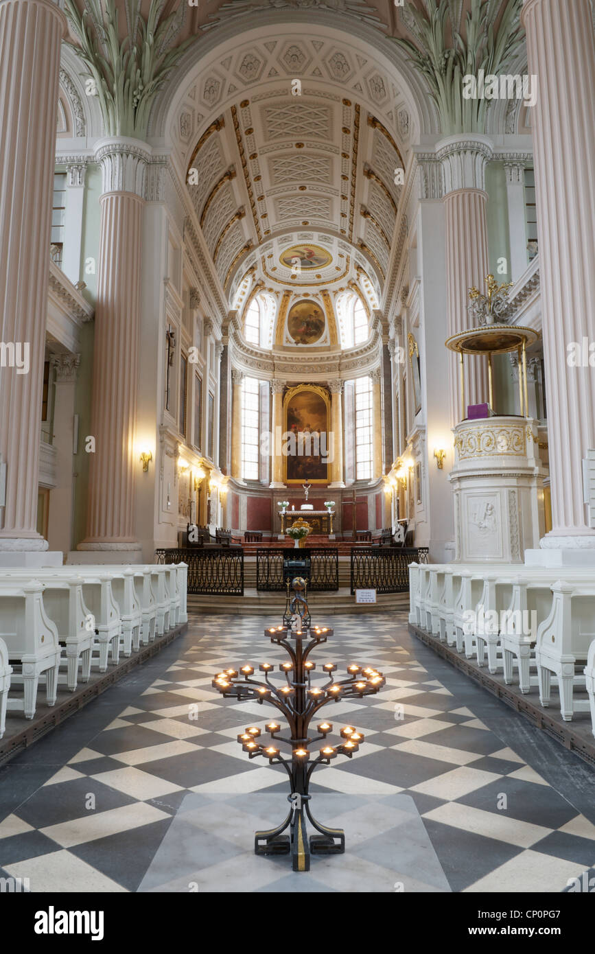 Innenraum der St.-Nikolaus-Kirche, Leipzig, Deutschland. Dies ist der Ort des Beginns der dem Fall des Eisernen Vorhangs im Jahr 1988 Stockfoto