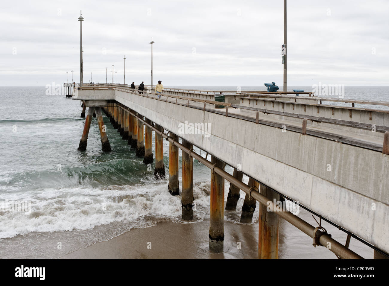 Venice Beach Pier an einem bewölkten Tag Stockfoto