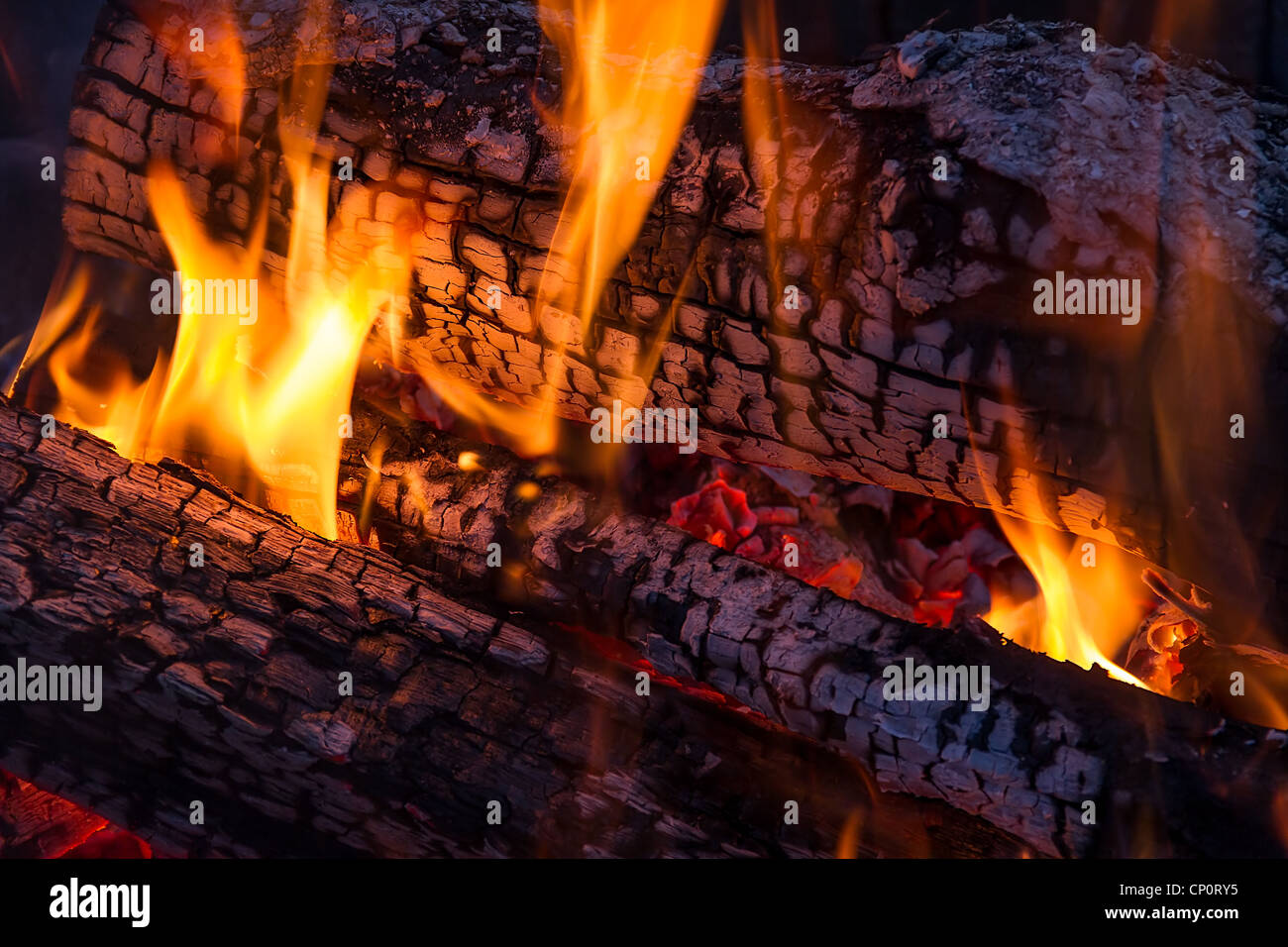 Flammen in der feuerstelle Fotos und Bildmaterial in hoher Auflösung