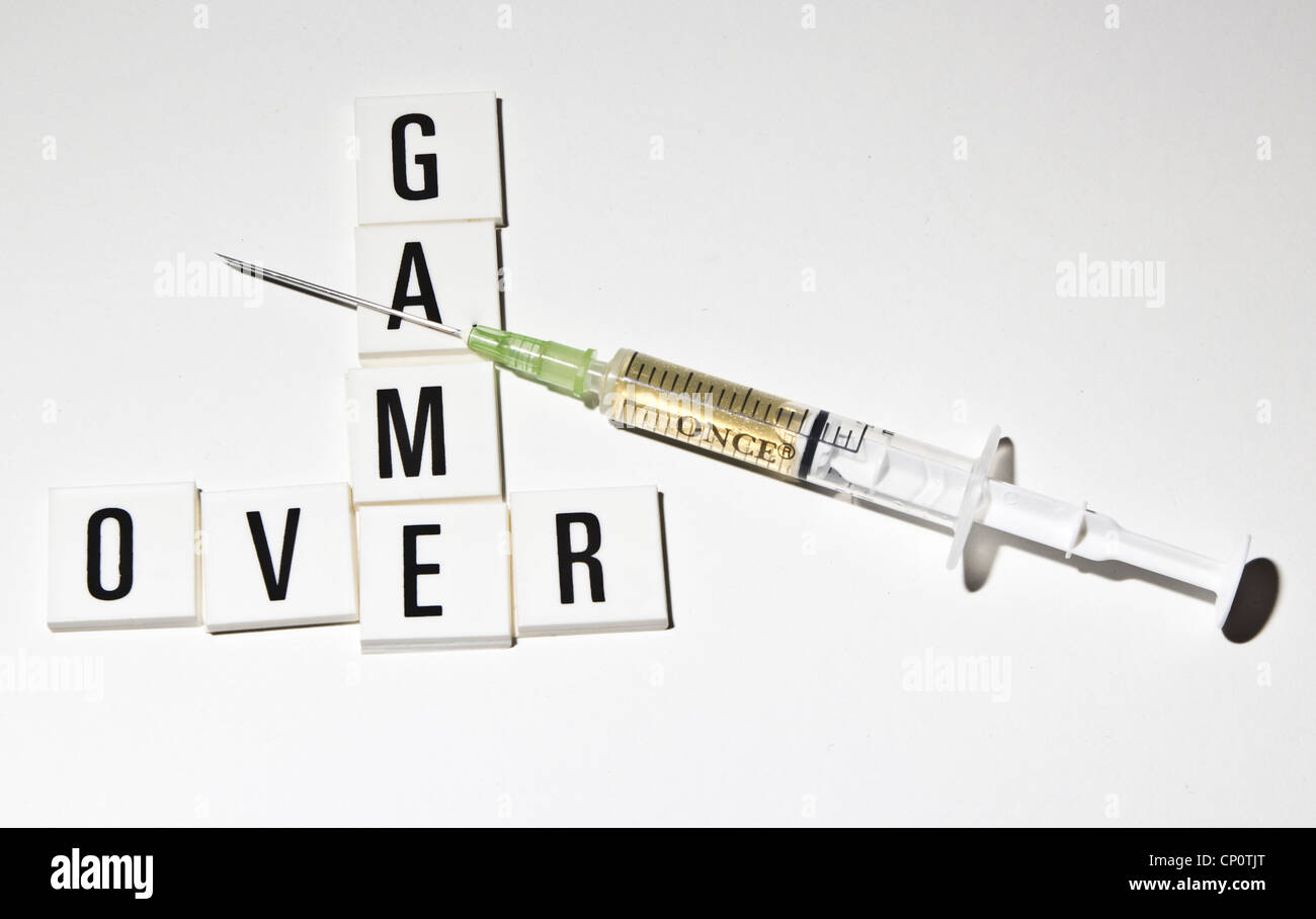 medizinische Spritze mit Text-Spiel über Stockfotografie - Alamy