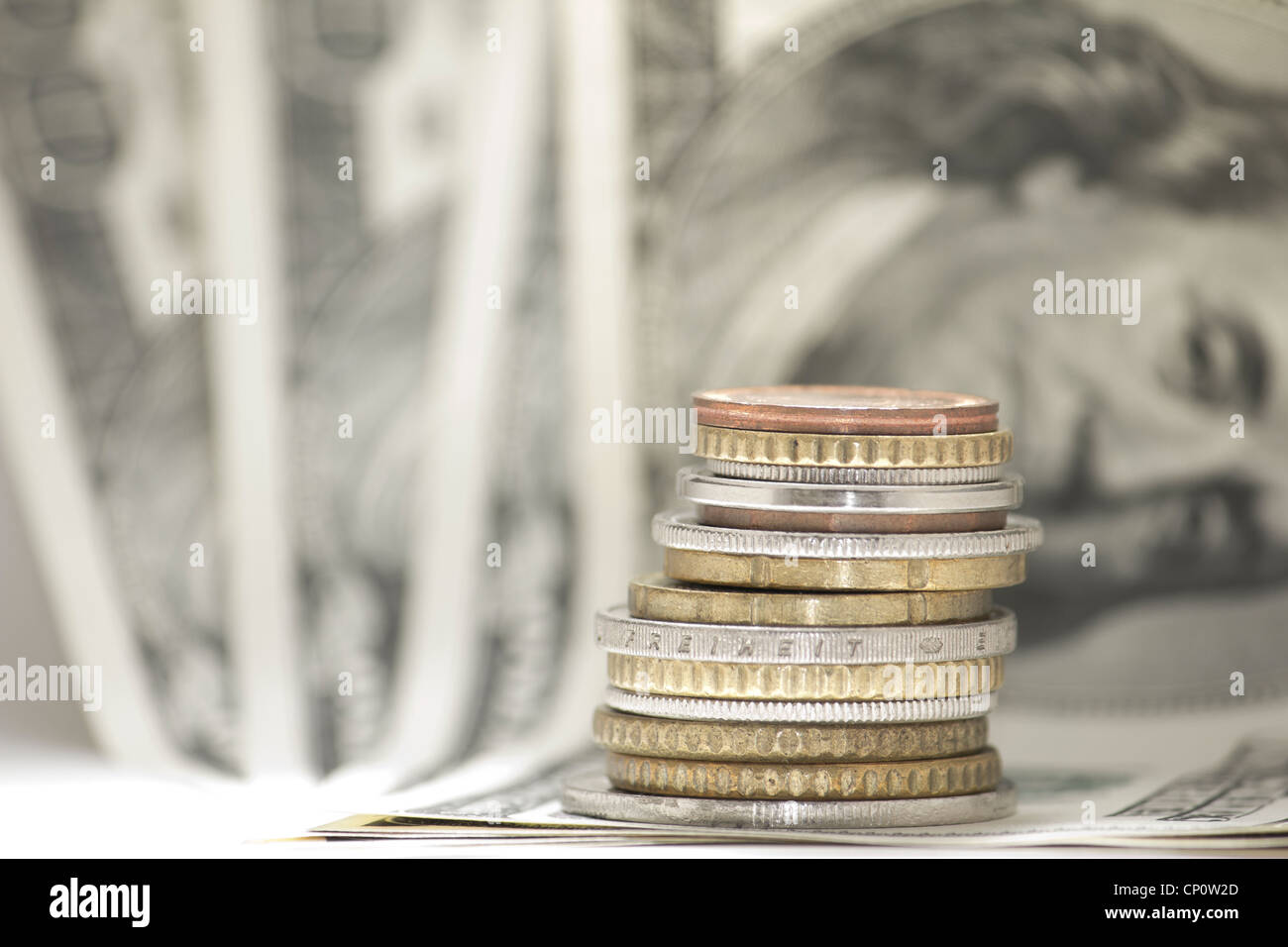 Schuss von Geld, Münzen und Papier Noten Stockfoto