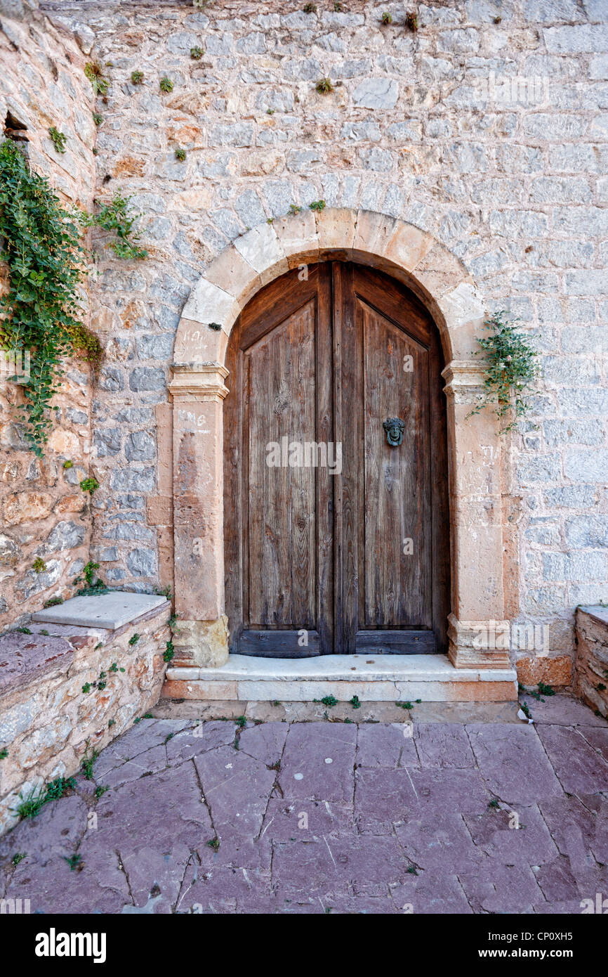 Alte Tür der Villa Hydra, Griechenland Stockfoto