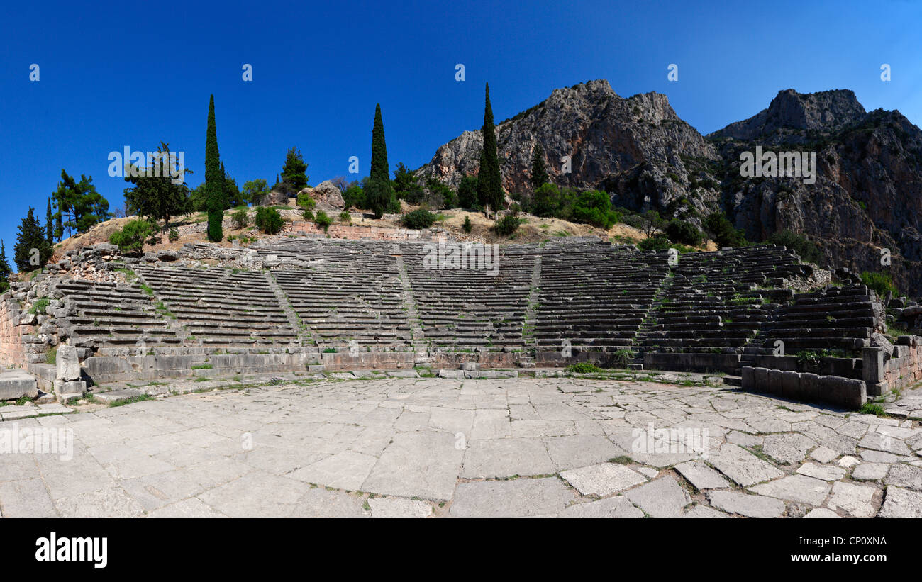 Antike Theater (4. Jhdt. V. CHR.) in Delphi, Griechenland Stockfotografie Alamy