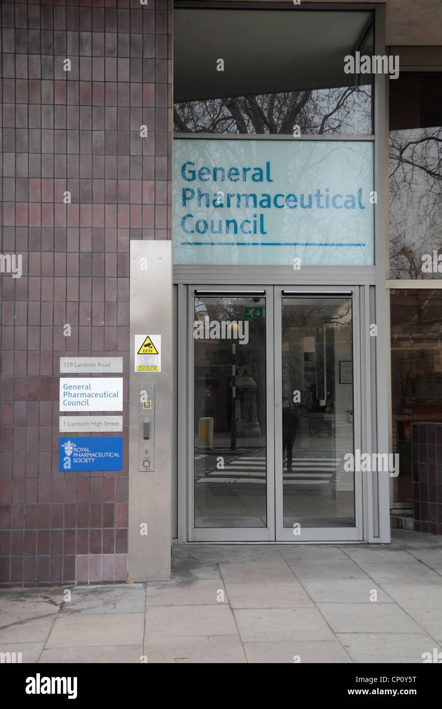 Eingang zu der allgemeinen pharmazeutischen Rat Büro am Lambeth Road, London, UK. Stockfoto