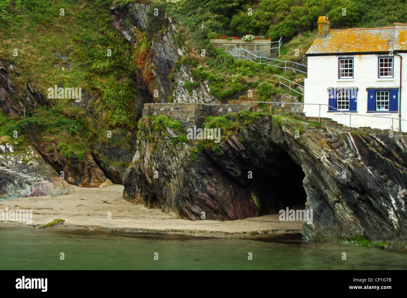 Willy Wilcox Höhle und Cottage, Polperro, Cornwall, Vereinigtes Königreich Stockfoto