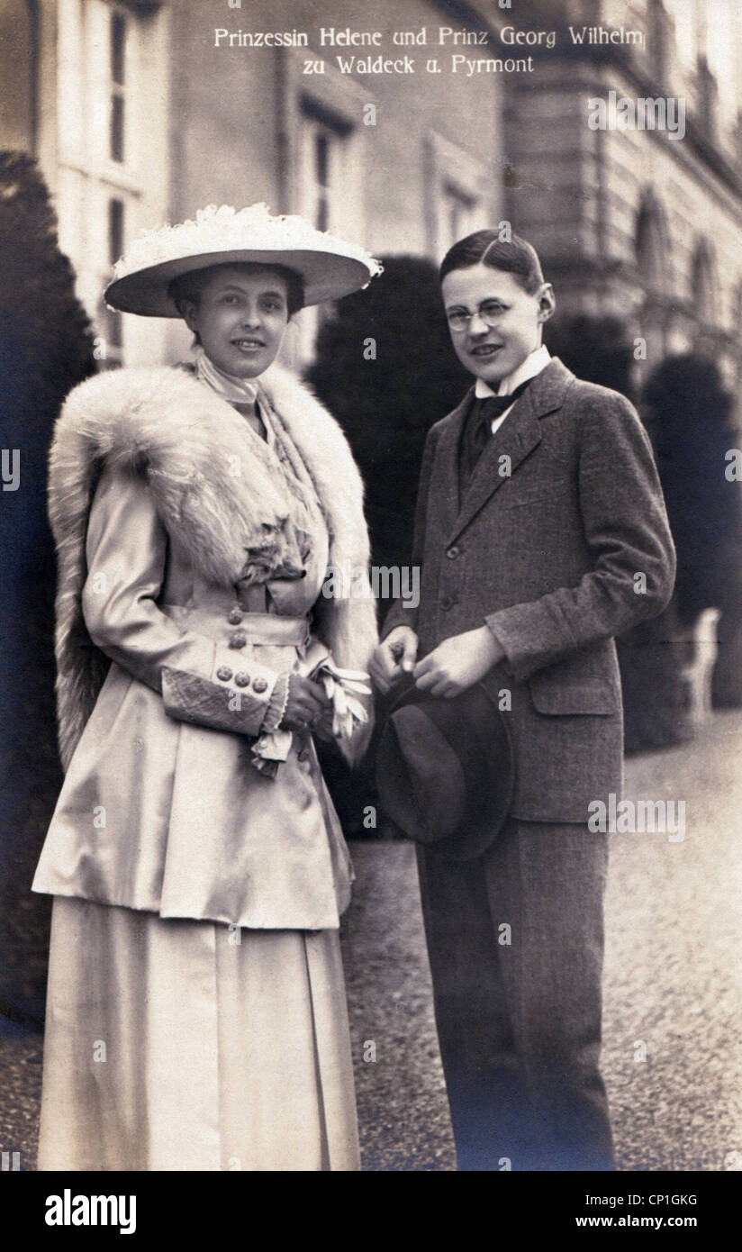 Georg Wilhelm, 10.3.1902 - 14.11.1971, Fürst von Waldeck-Pyrmont, mit der Schwester der Hist, Helenes, Postkarte, ca. 1914, Stockfoto