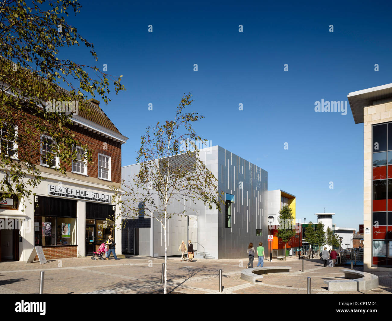 Architektonischen Kontrast von Cornerstone Arts Centre, Didcot, Oxfordshire, England, UK. Stockfoto