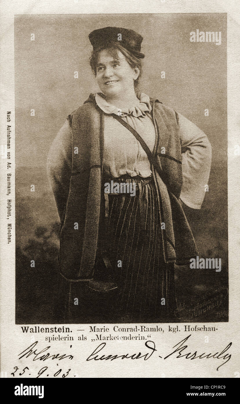 Conrad-Ramlo, Marie, 8.9.1850 - 1.10.1921, deut. Schauspielerin, deutsche Schauspielerin, halbe Länge, als 'Sutler' im Stück 'Wallenstein' von Friedrich Schillers, Postkarte mit Autograph, 25.9.1903, Ottmar Zierer Verleger, München, Stockfoto