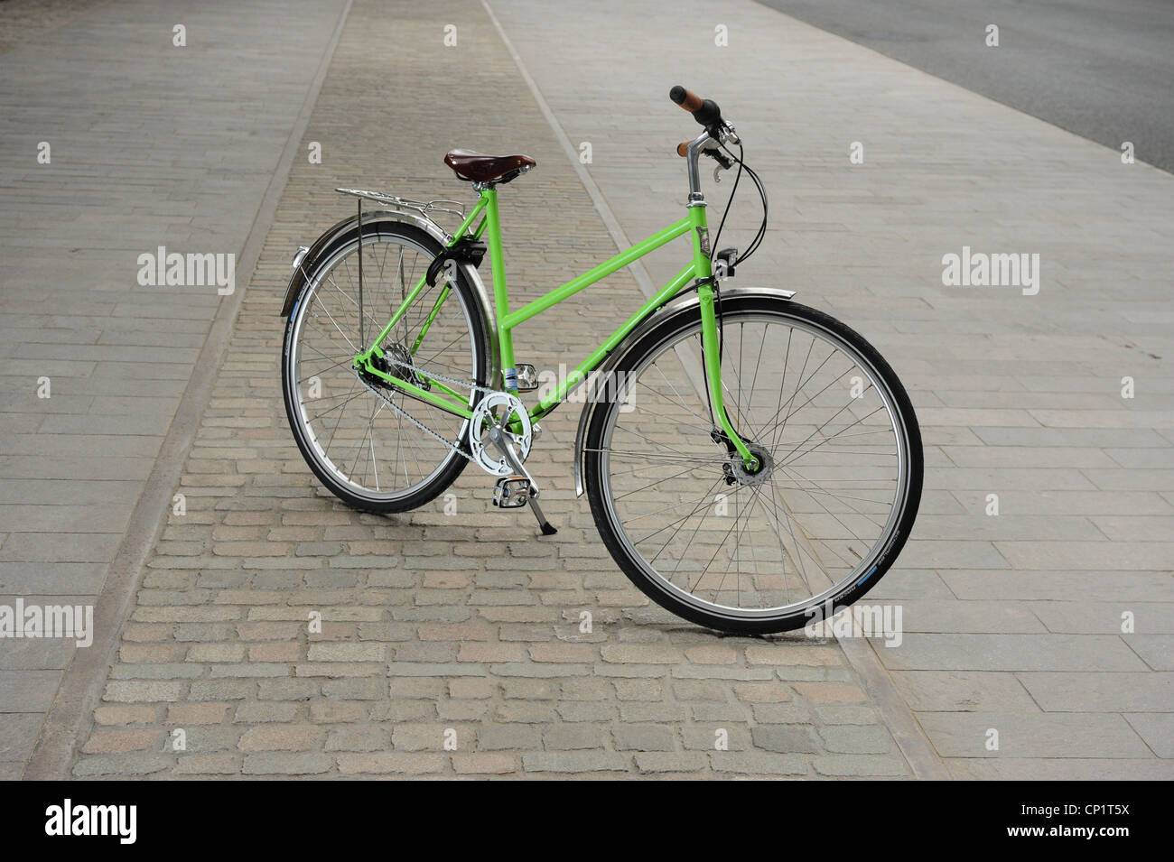 Solido Sport Fahrrad Straßenmotorrad auf Bürgersteig Stockfoto