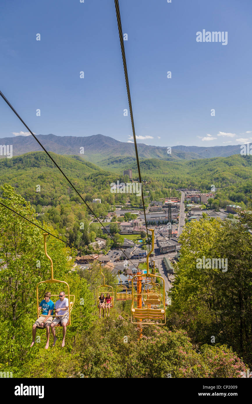 Menschen am Himmel heben Attraktion in Gatlinburg, Tennessee in den Smoky Mountains Stockfoto