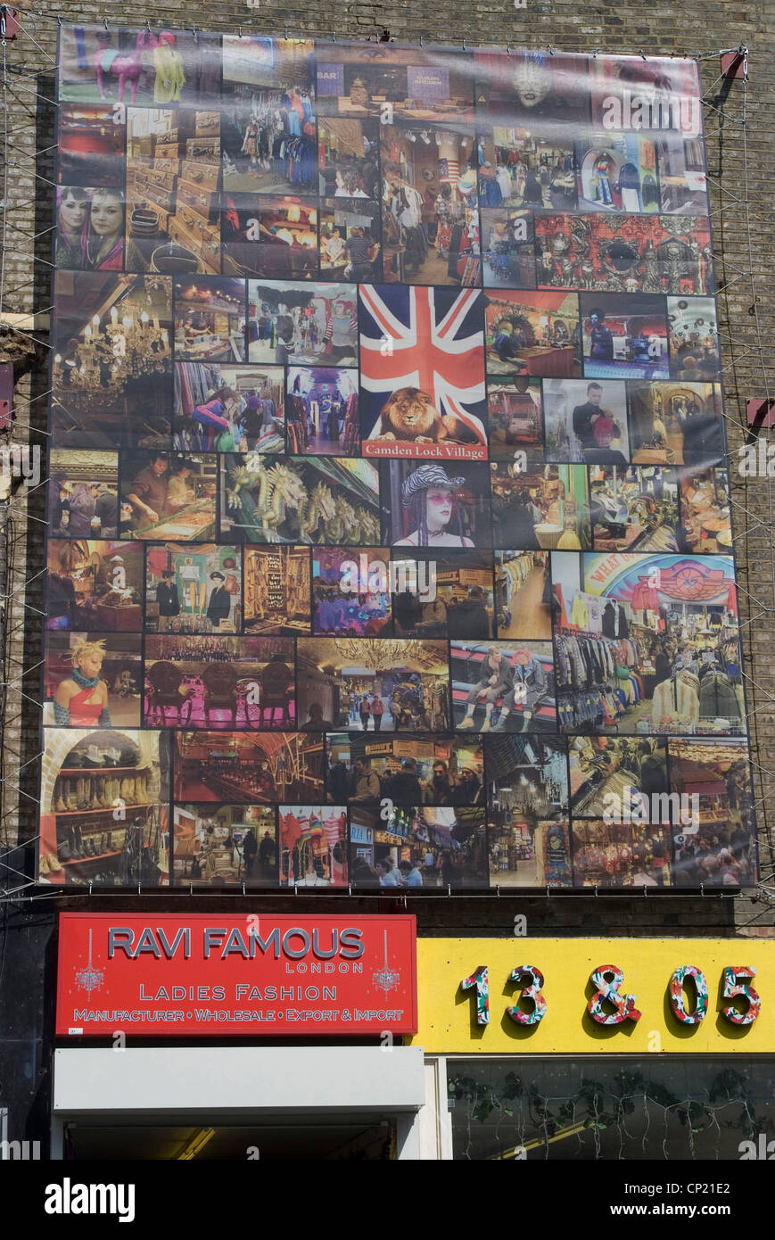 Zusammenstellung von Fotos an der Wand am Camden Village, in der Nähe von Camden Lock, Camden High Street, London NW1, England Stockfoto