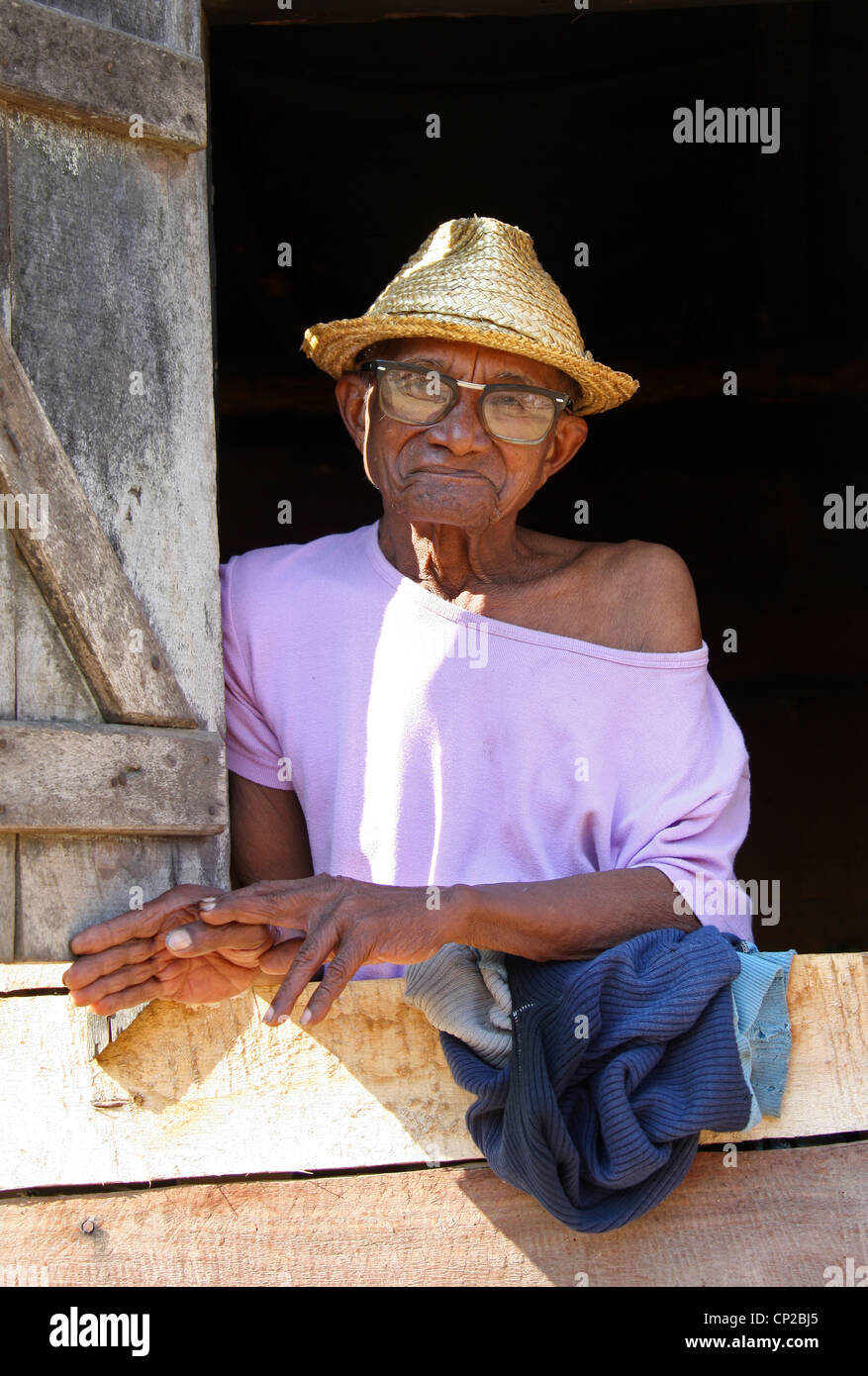 Madagassische Seniorin, Andasibe, Provinz Toamasina, Madagaskar, Afrika. Stockfoto