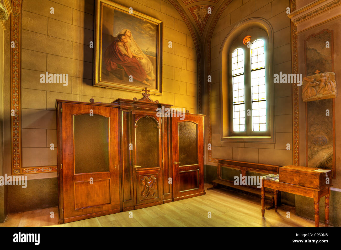 Alt-katholischen Kirche Innenansicht in der Stadt von Serralunga D'Alba, Norditalien. Stockfoto