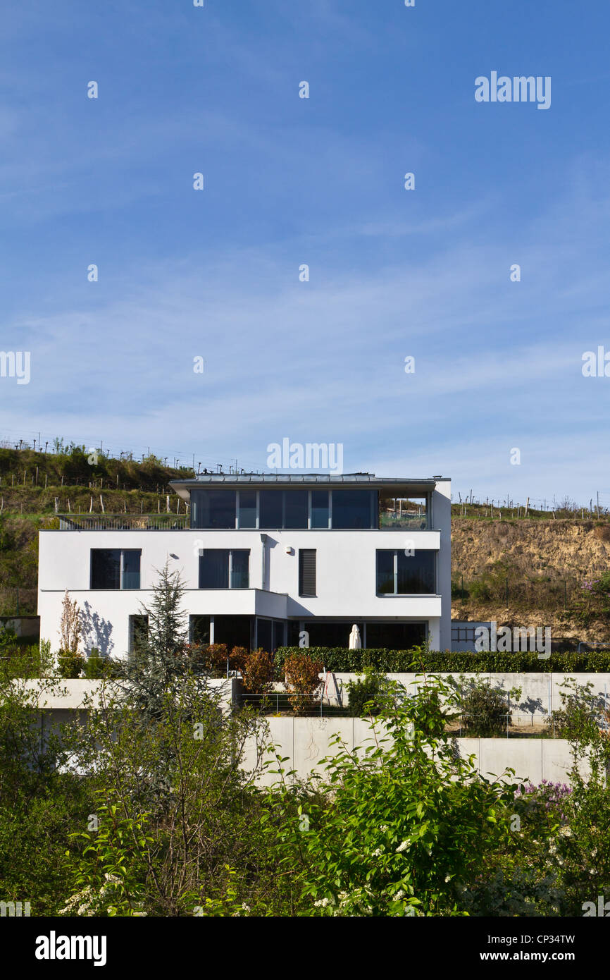 Moderne Villa in den Hügeln von Krems Stockfoto