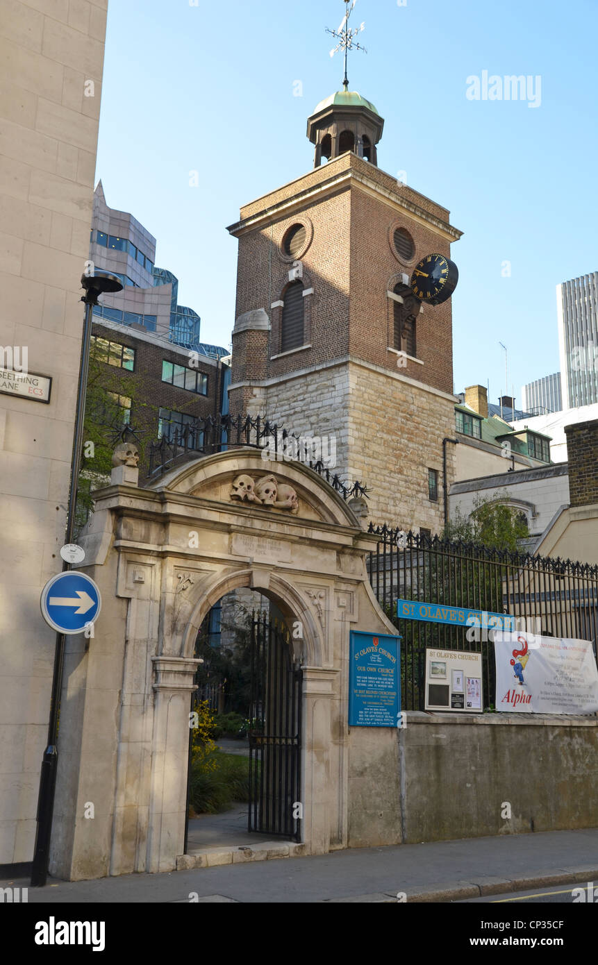 Tor Einfahrt St Olave Kirche Saviour Stockfoto